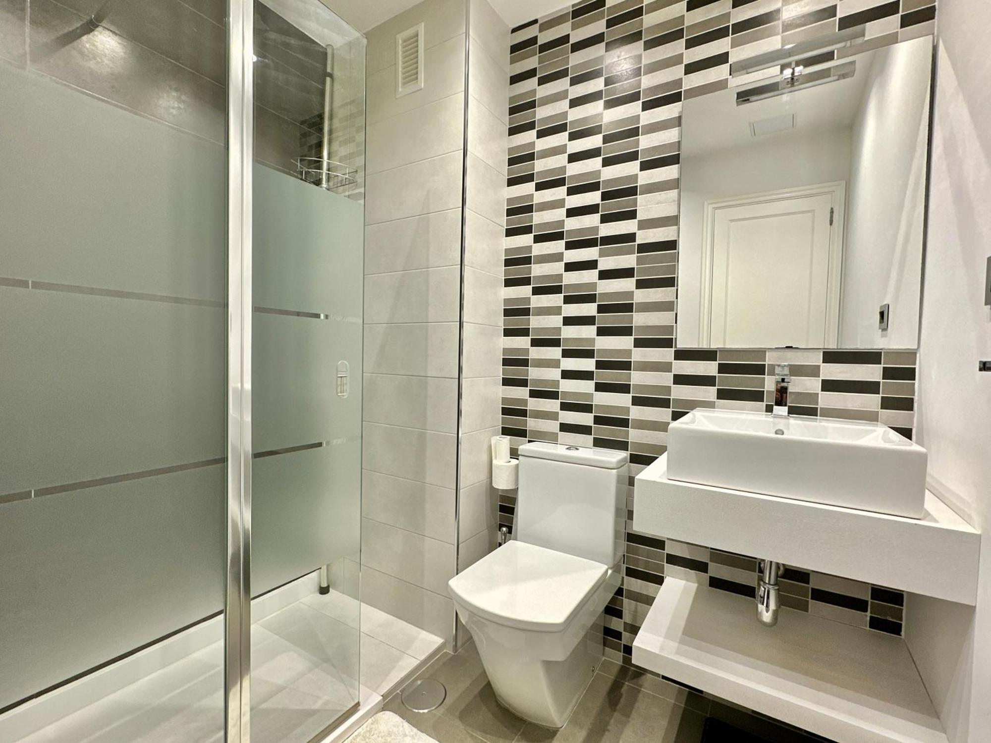 Hostiguest Coliving Leon Y Castillo Las Palmas de Gran Canaria Dış mekan fotoğraf